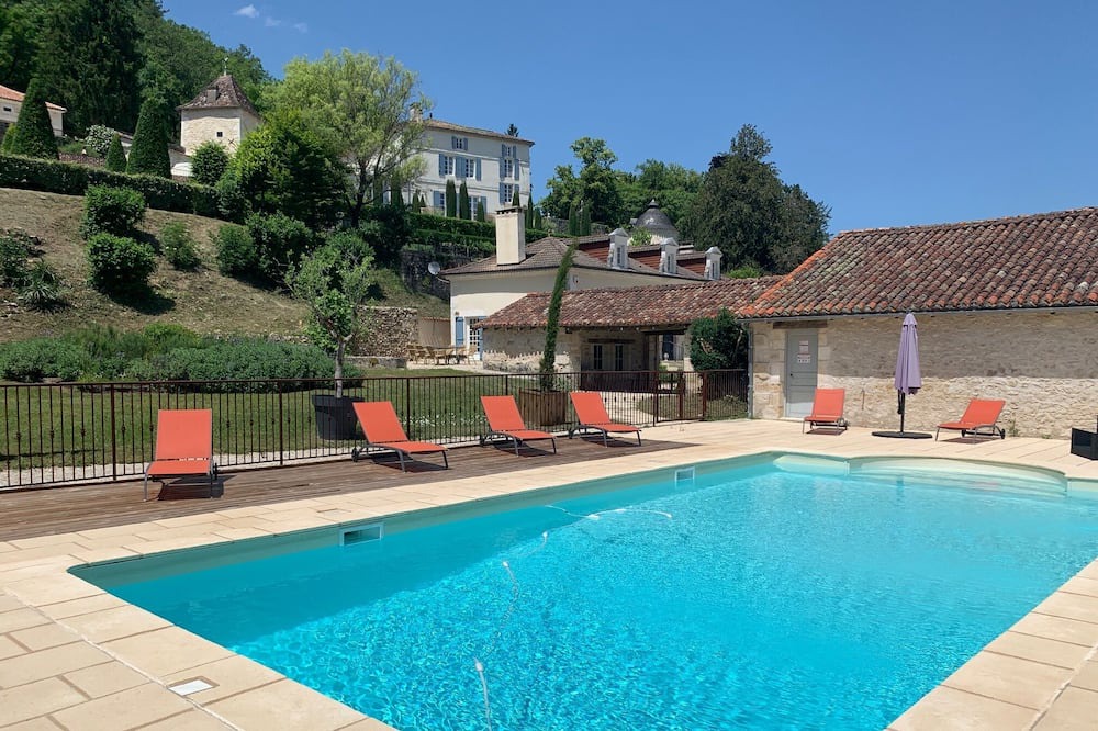 Photo of Outdoor in Saint-Pierre-de-Cole