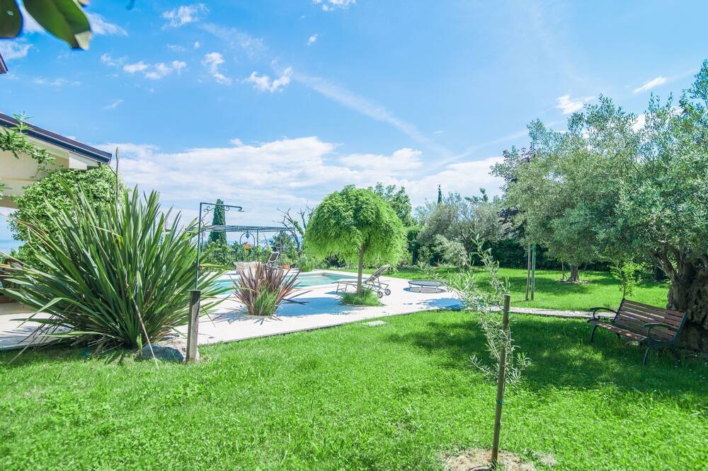 Photo of Outdoor in Opric