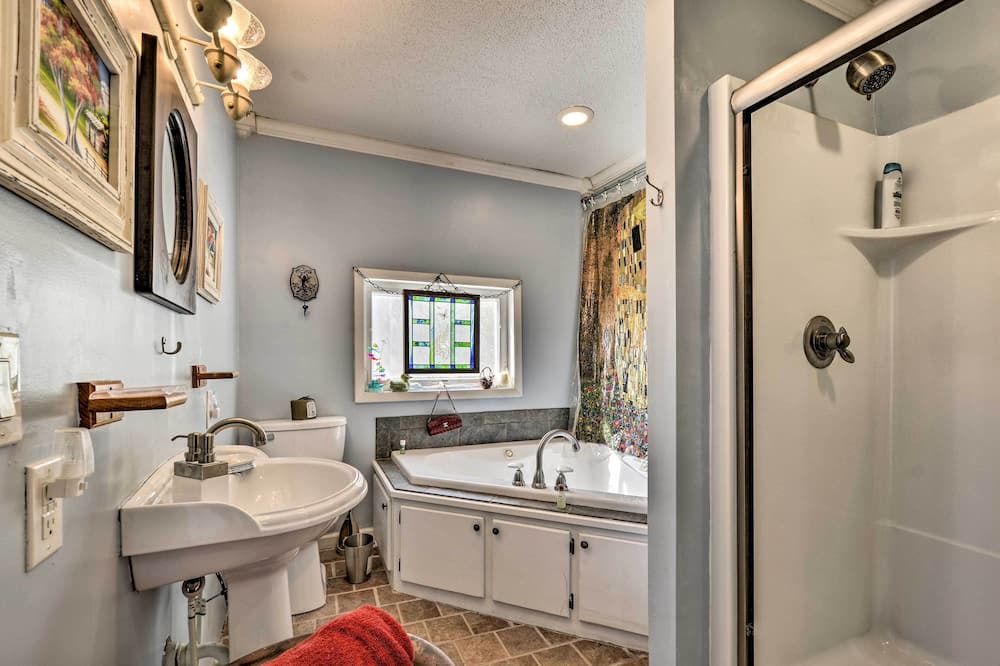 Photo of Bathroom in Lawrence County