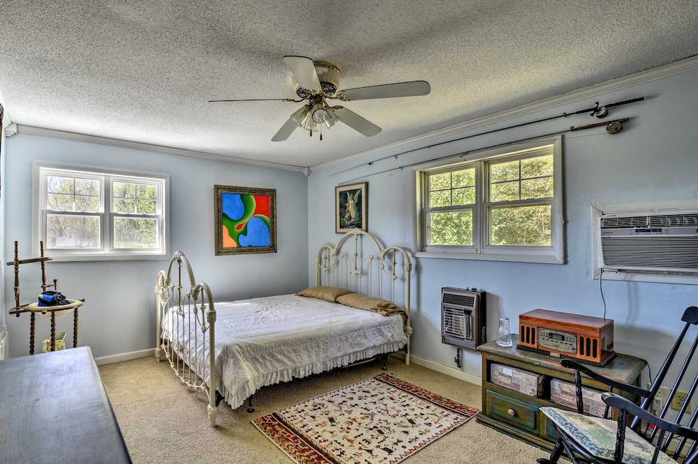 Photo of Bedroom in Lawrence County
