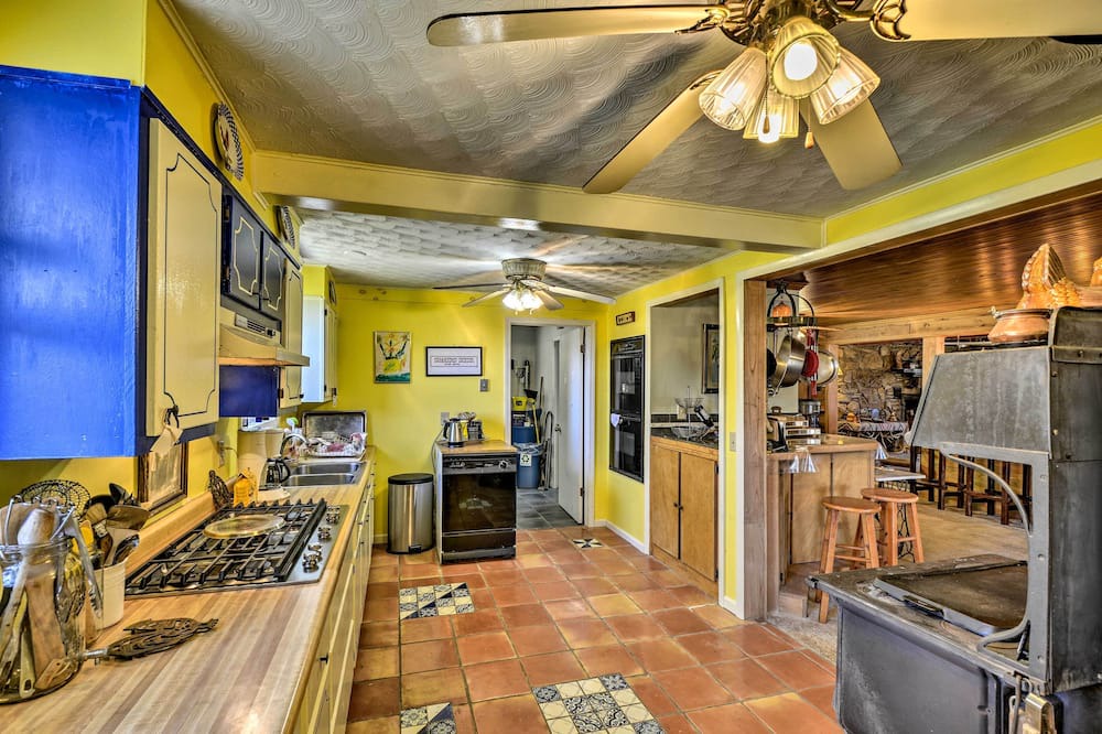 Photo of Kitchen in Lawrence County