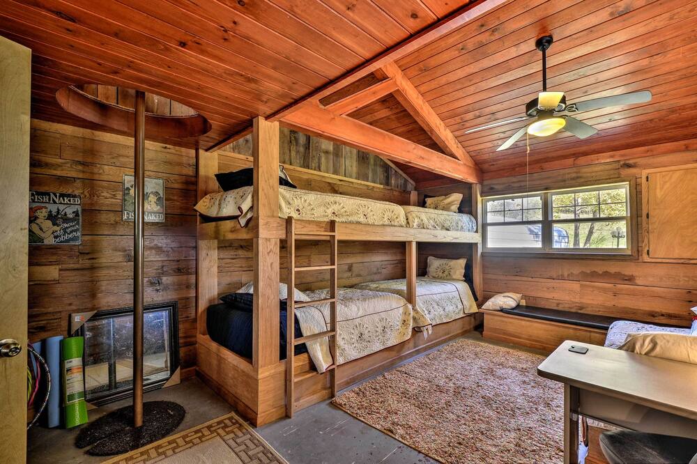 Photo of Bedroom in Lawrence County