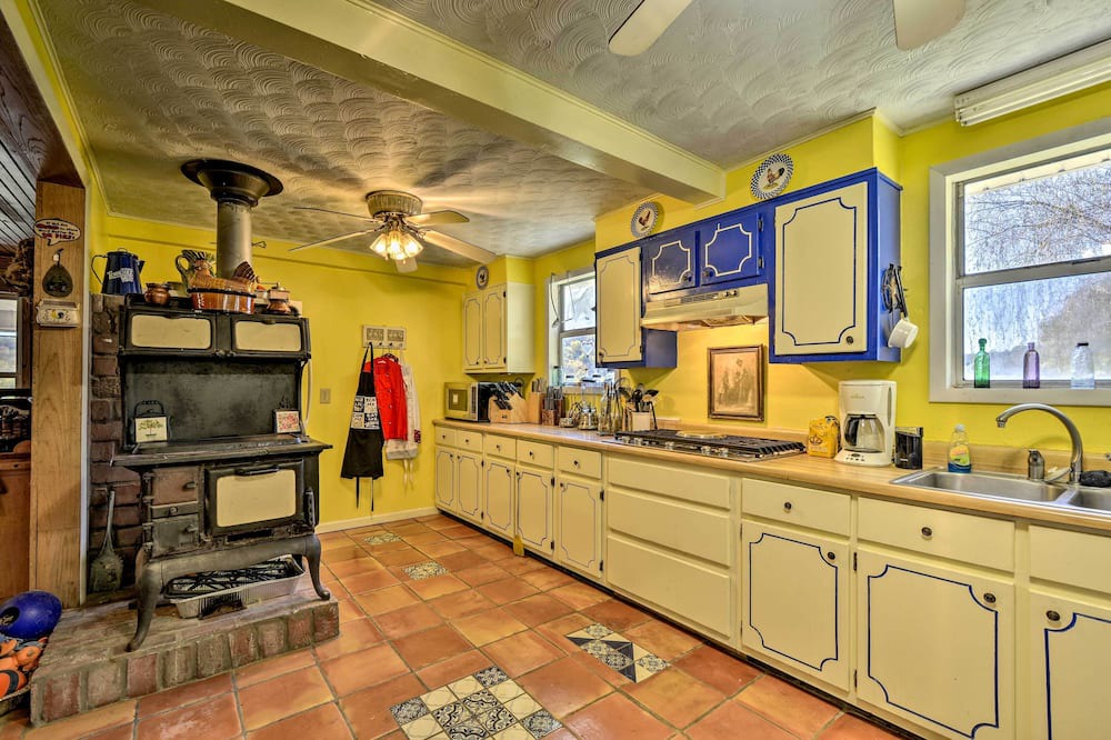 Photo of Kitchen in Lawrence County