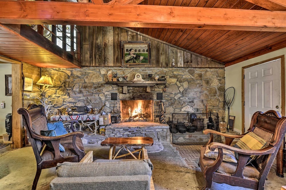 Photo of Livingroom in Lawrence County