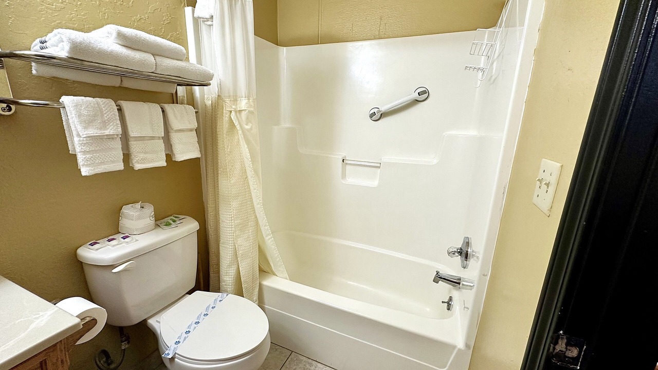 Photo of Bathroom in Vinita