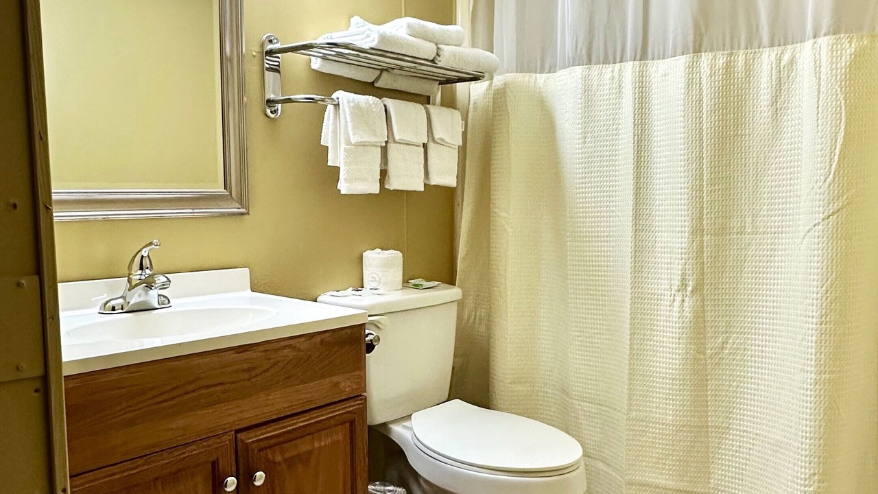 Photo of Bathroom in Vinita