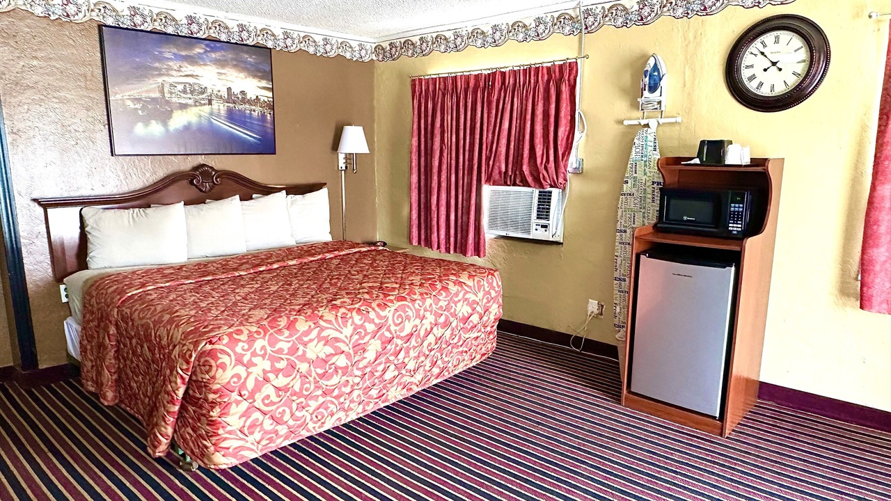 Photo of Bedroom in Vinita