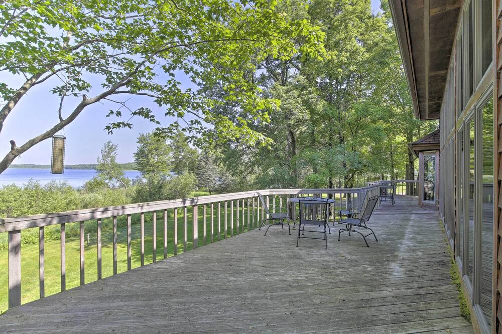 Photo of Others in Brill