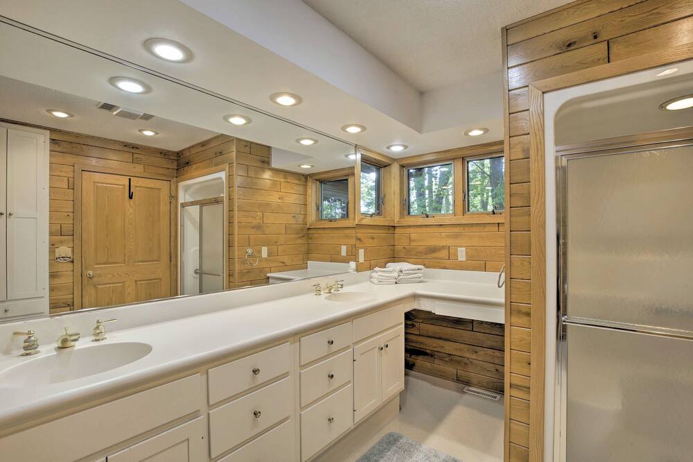 Photo of Bathroom in Brill