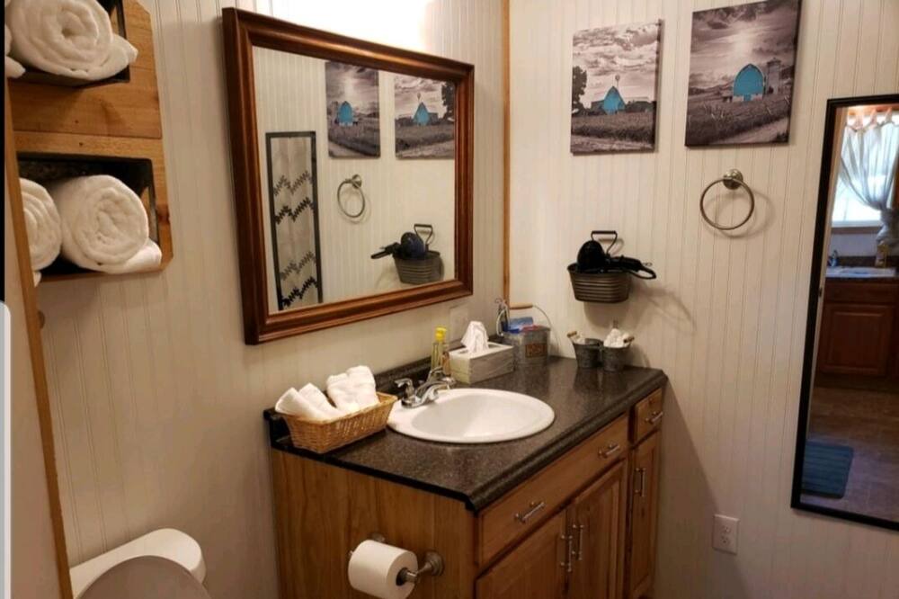 Photo of Bathroom in Lufkin