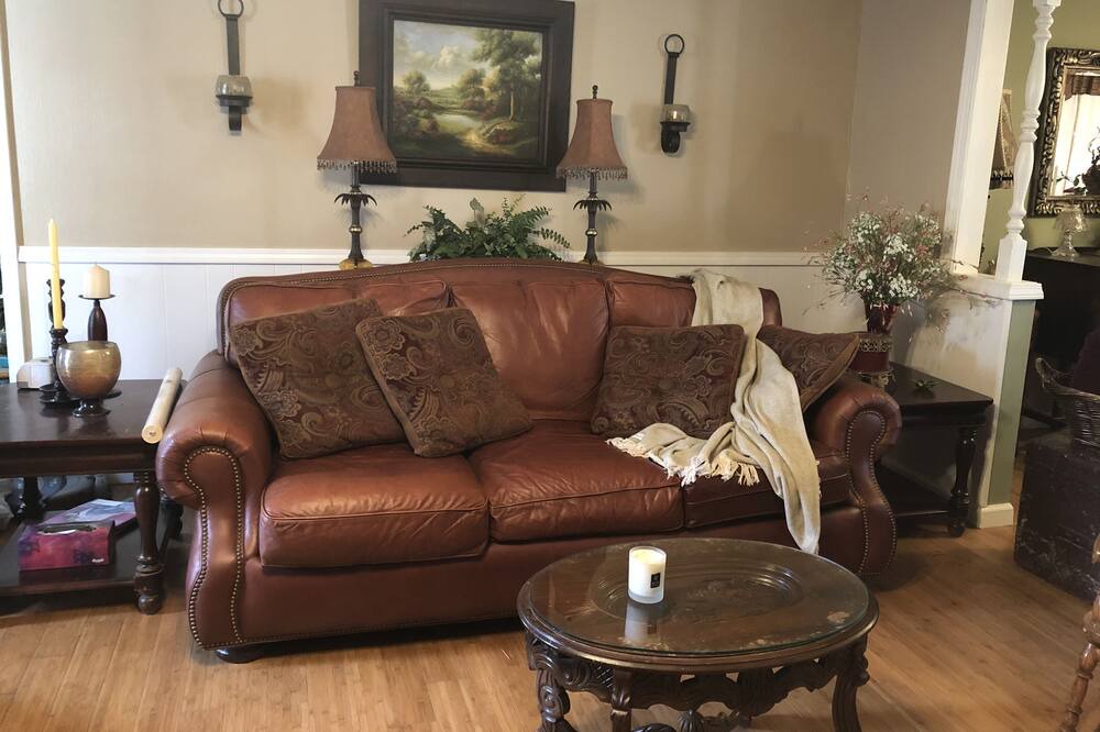 Photo of Livingroom in Springfield