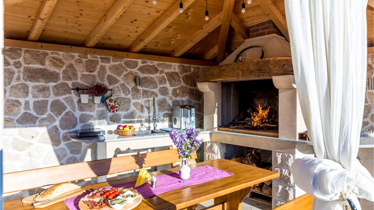 Photo of Outdoor in Gromaca