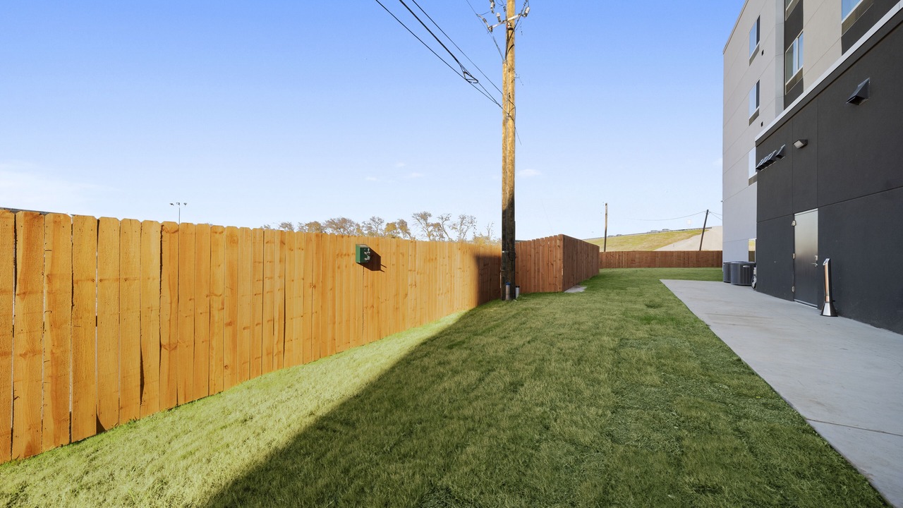 Photo of Outdoor in Lacy-Lakeview