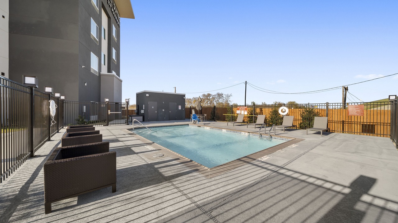 Photo of Outdoor in Lacy-Lakeview