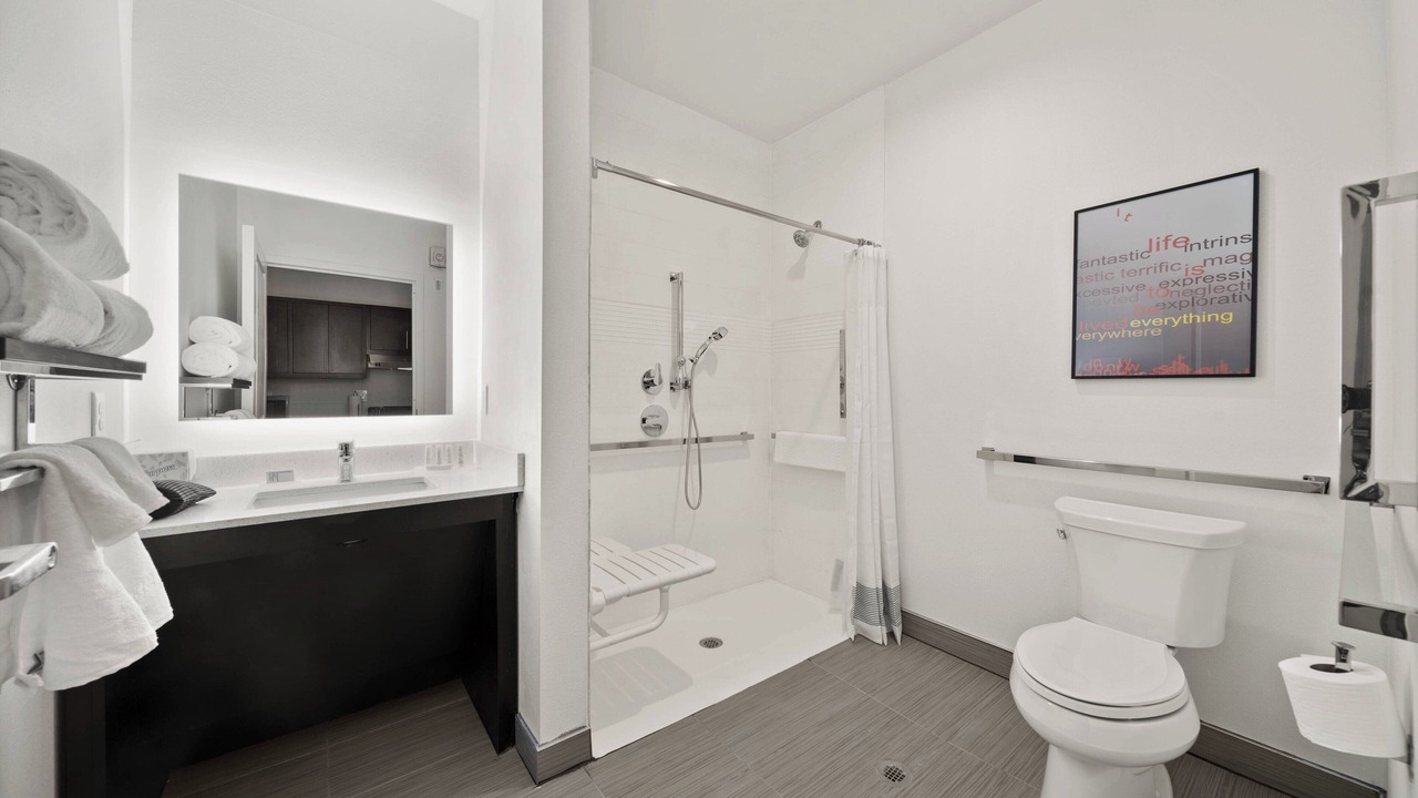 Photo of Bathroom in Lacy-Lakeview