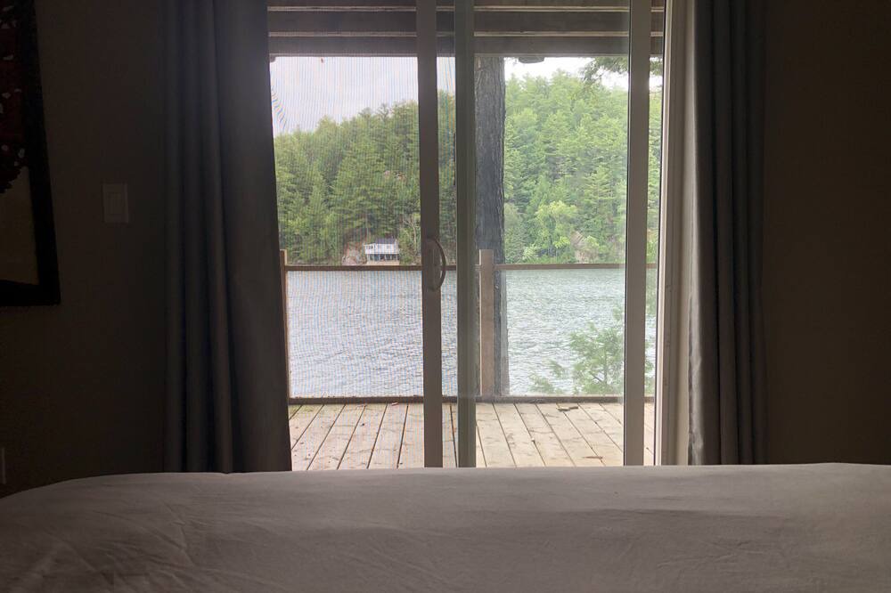 Photo of Bedroom in Val-des-Monts