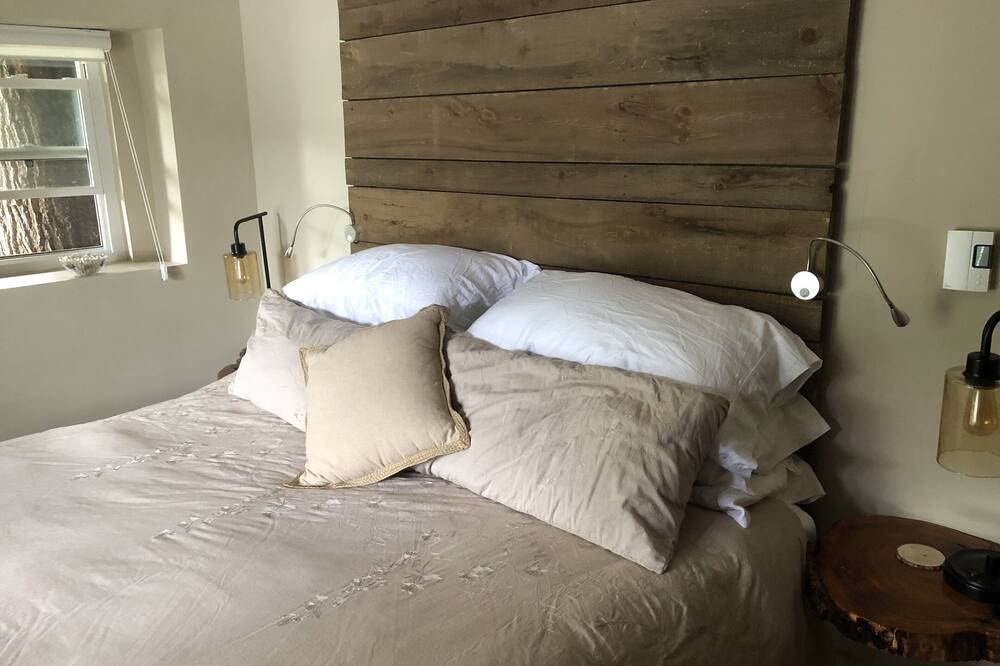 Photo of Bedroom in Val-des-Monts