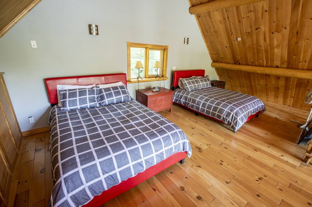 Photo of Bedroom in Val-des-Monts