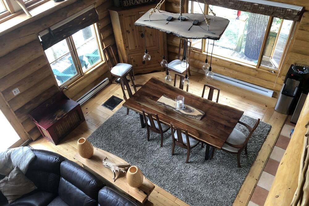 Photo of Livingroom in Val-des-Monts