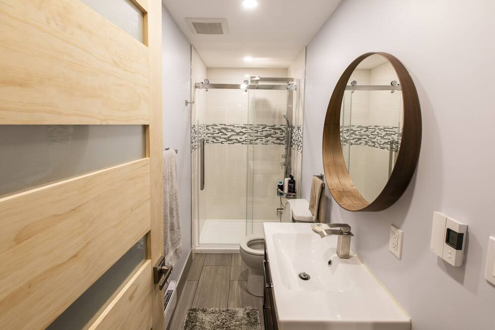 Photo of Bathroom in Val-des-Monts