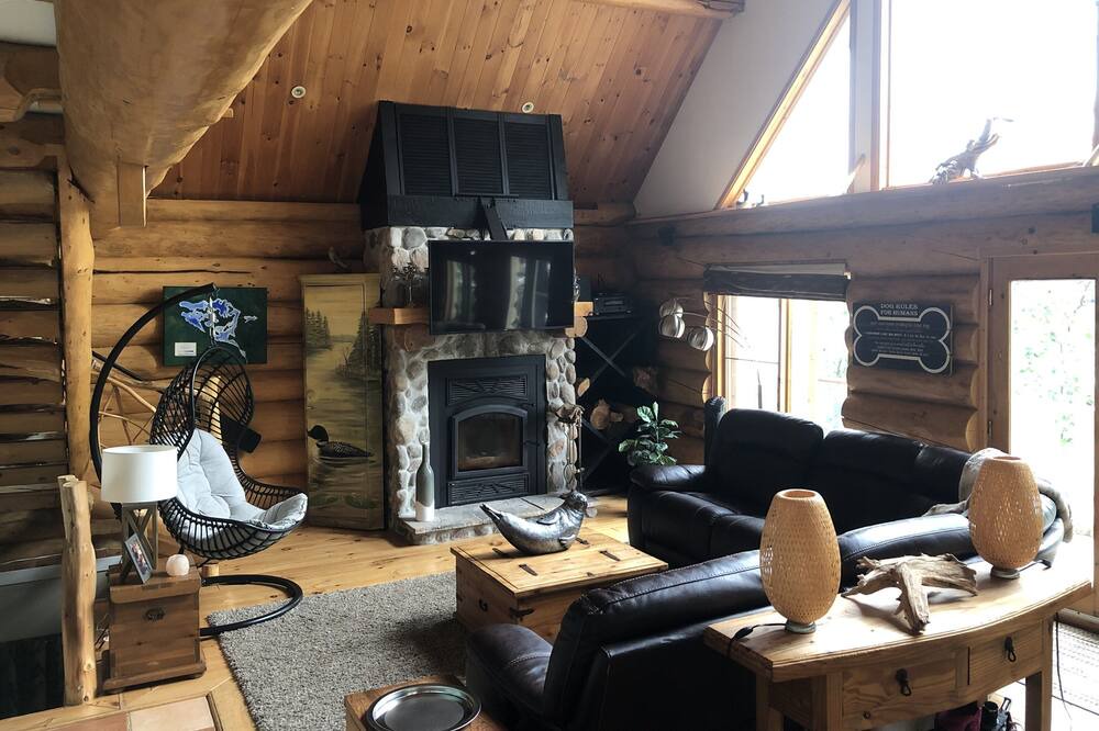 Photo of Livingroom in Val-des-Monts