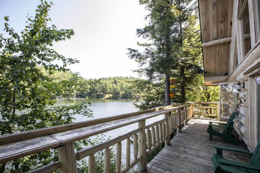 Photo of Patio Balcony in Val-des-Monts