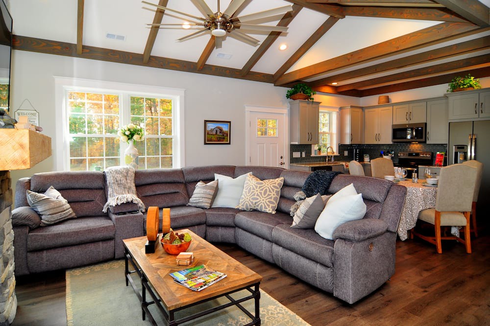 Photo of Livingroom in Appomattox