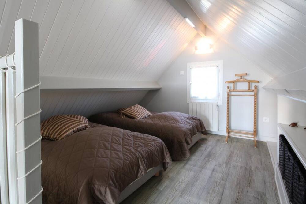 Photo of Bedroom in Saint-Martin-aux-Buneaux