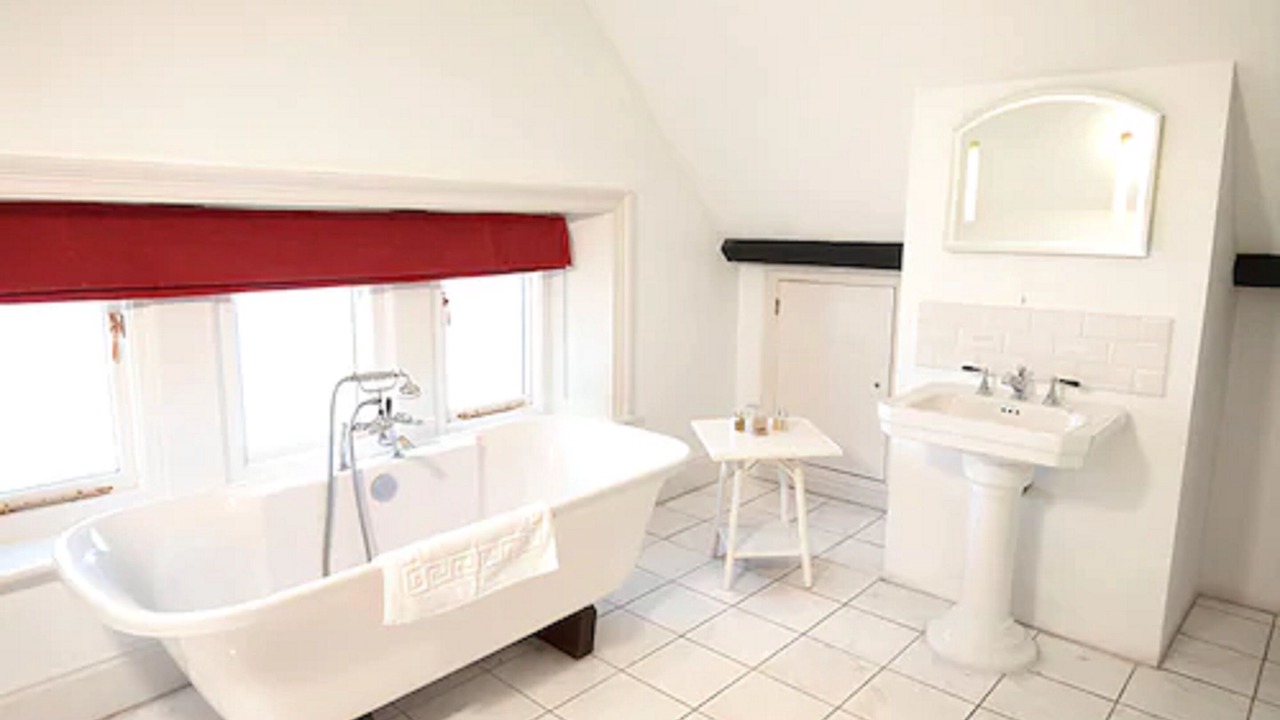 Photo of Bedroom in Staddlebridge