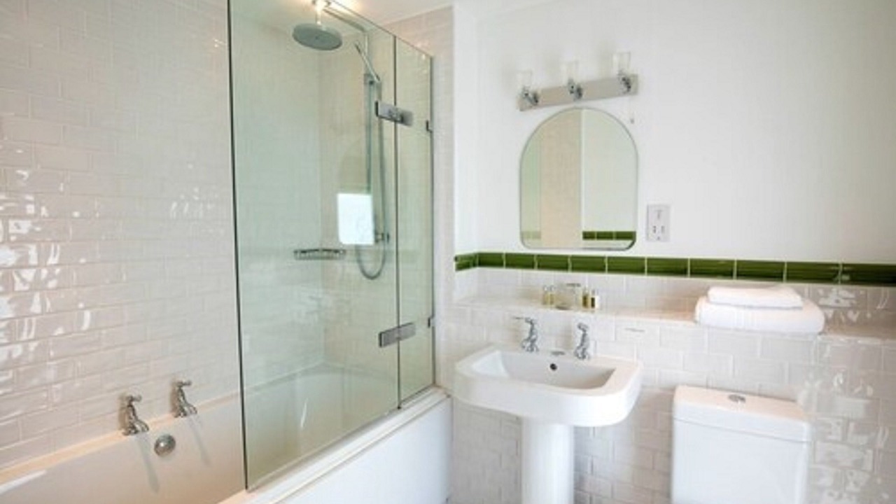 Photo of Bathroom in Staddlebridge
