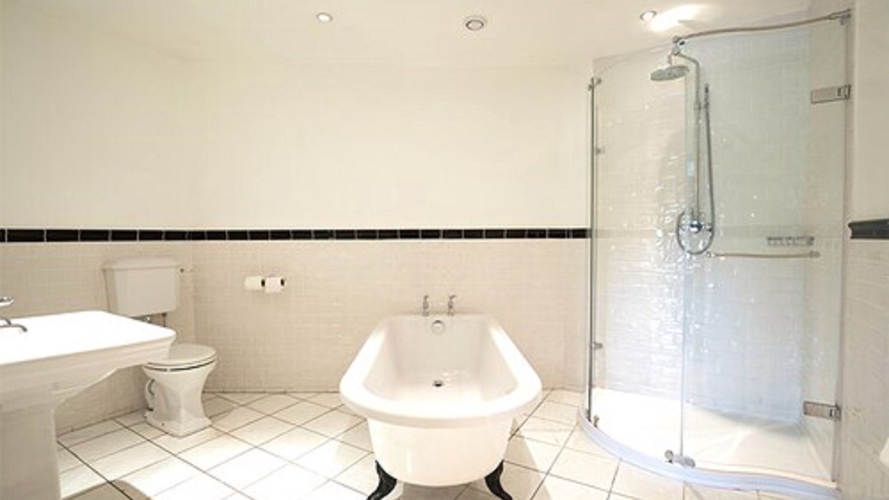 Photo of Bathroom in Staddlebridge