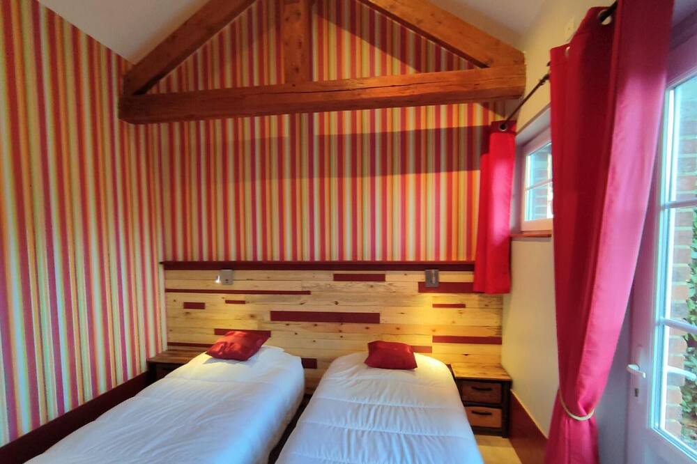 Photo of Bedroom in Villainville
