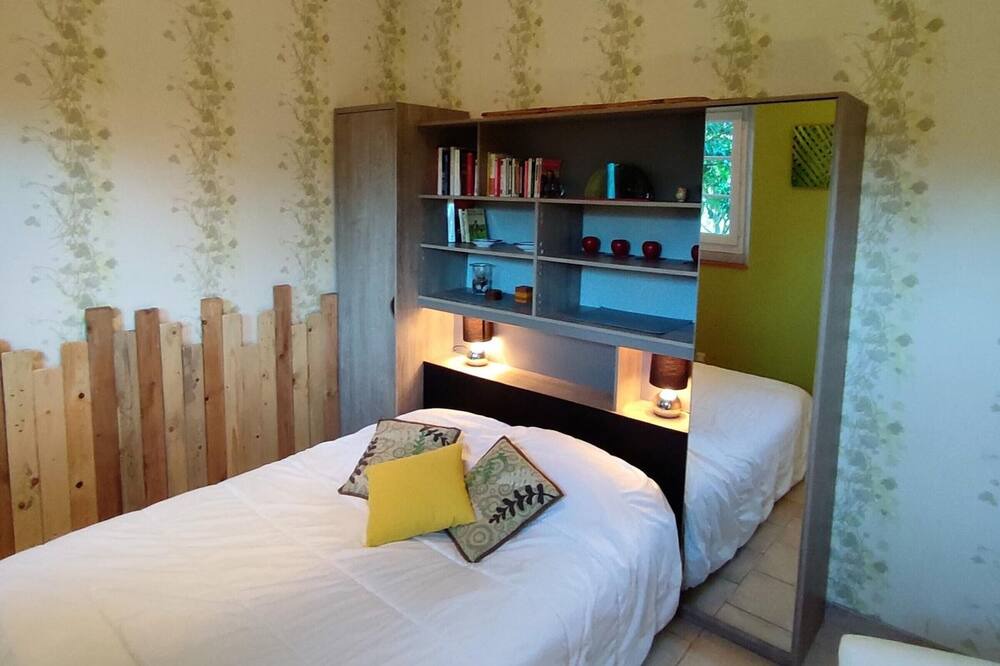 Photo of Bedroom in Villainville