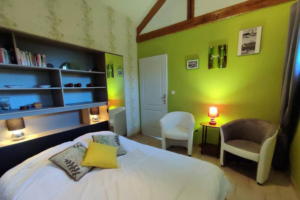 Photo of Bedroom in Villainville