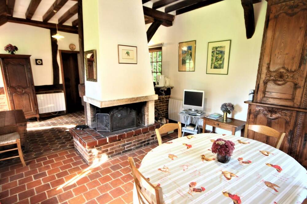 Photo of Livingroom in Manehouville