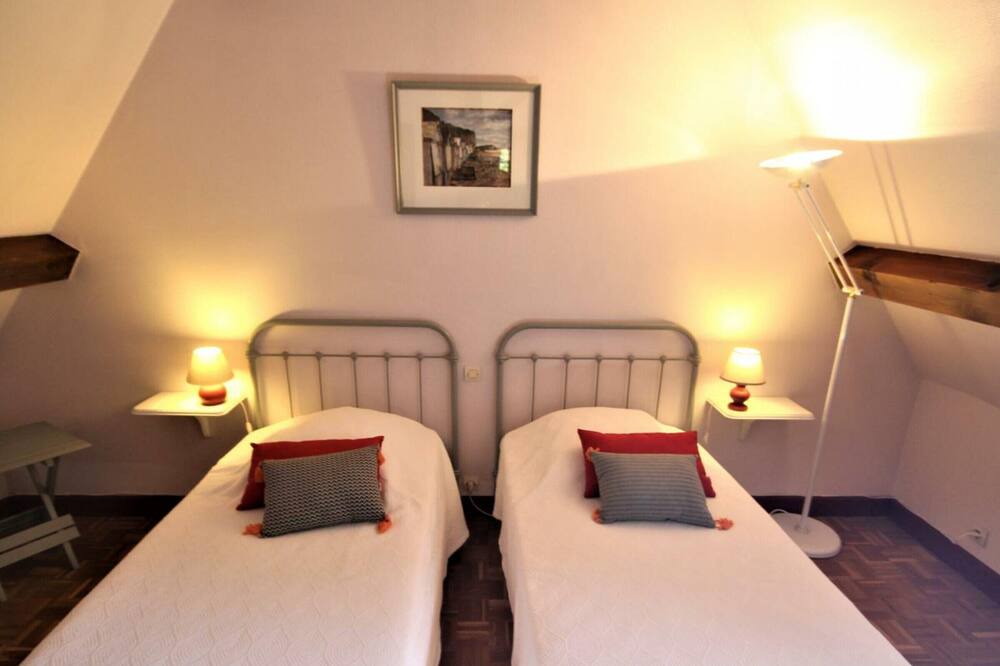 Photo of Bedroom in Manehouville