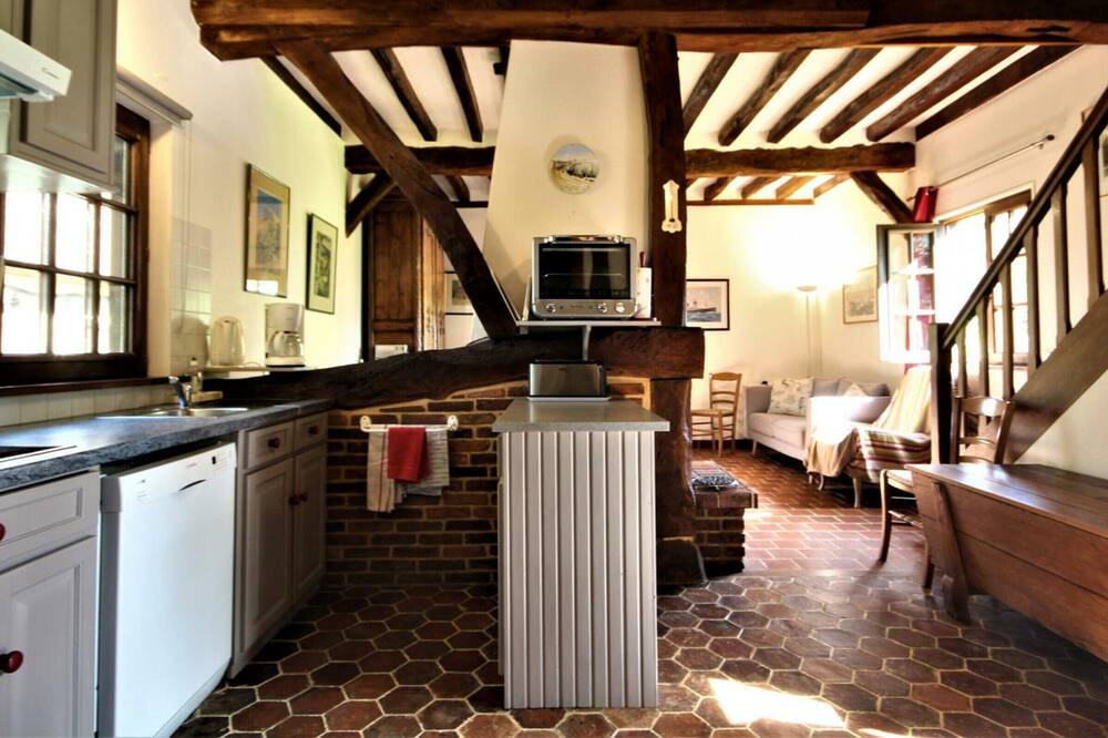 Photo of Kitchen in Manehouville