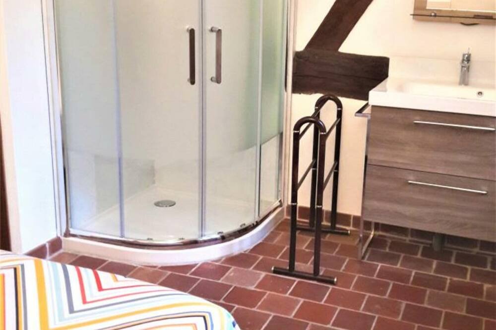 Photo of Bathroom in Manehouville