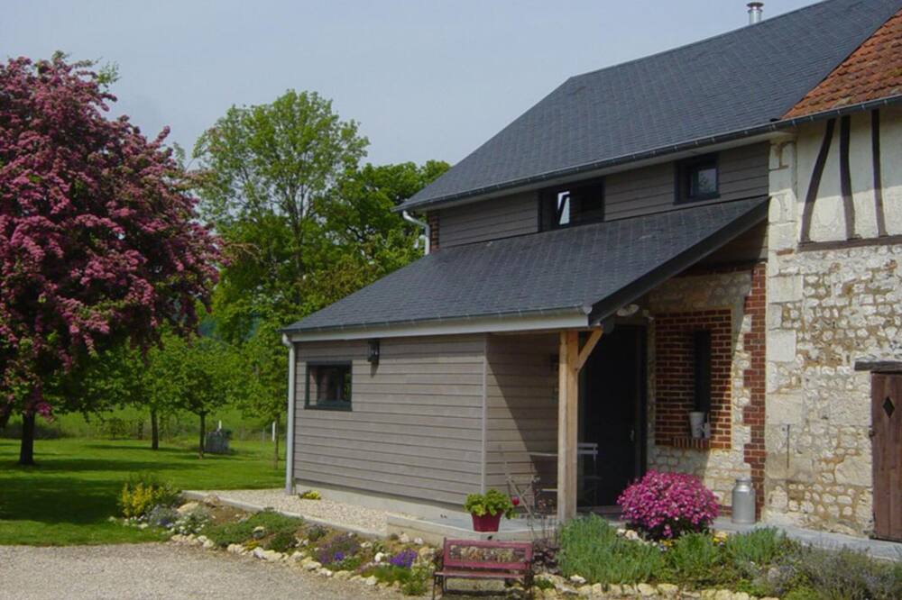 Photo of Outdoor in Saint-Pierre-de-Manneville
