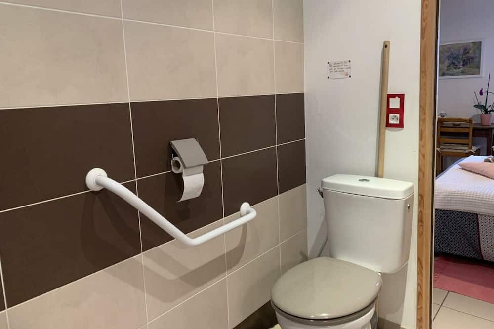 Photo of Bathroom in Saint-Pierre-de-Manneville