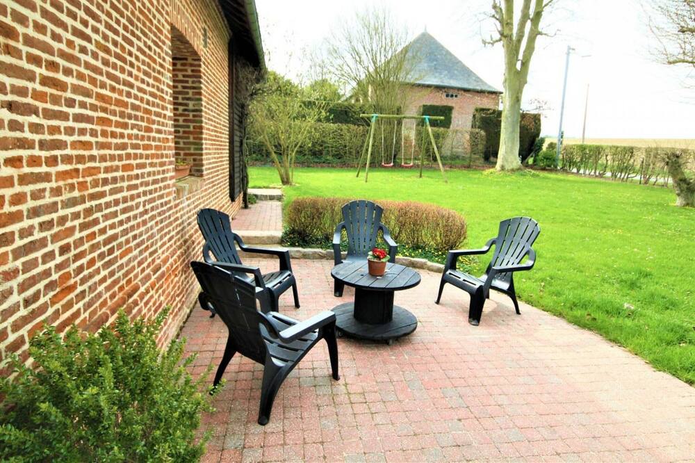 Photo of Patio Balcony in Bailleul-Neuville