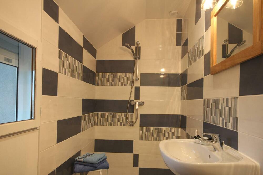 Photo of Bathroom in Paluel