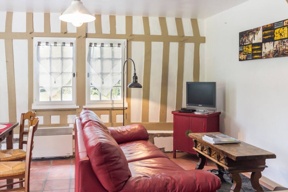 Photo of Livingroom in Angerville-l'Orcher