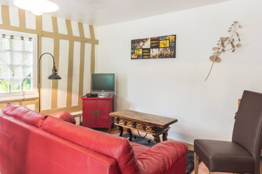 Photo of Livingroom in Angerville-l'Orcher