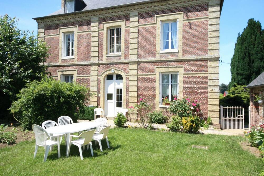 Photo of Outdoor in Saint-Pierre-Benouville