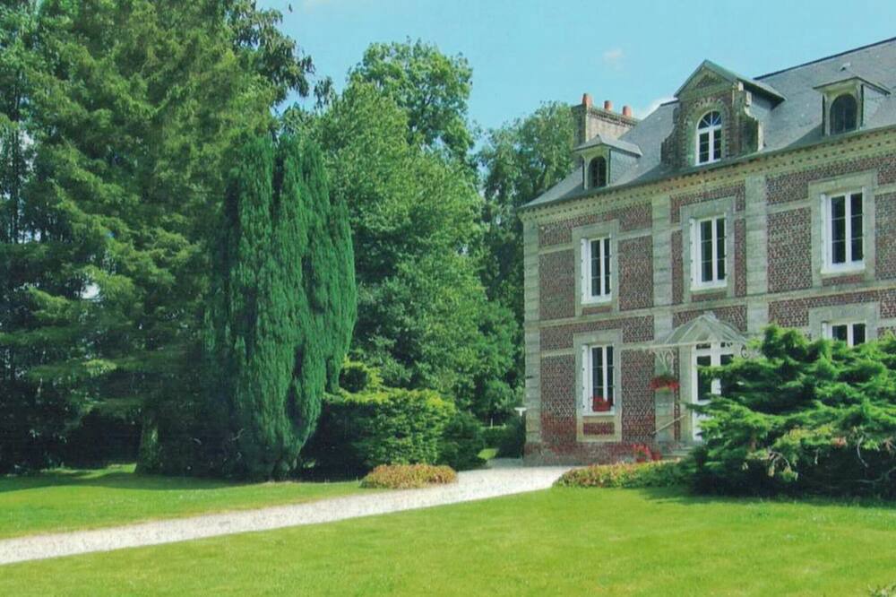 Photo of Outdoor in Saint-Pierre-Benouville