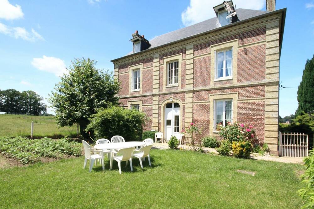 Photo of Outdoor in Saint-Pierre-Benouville