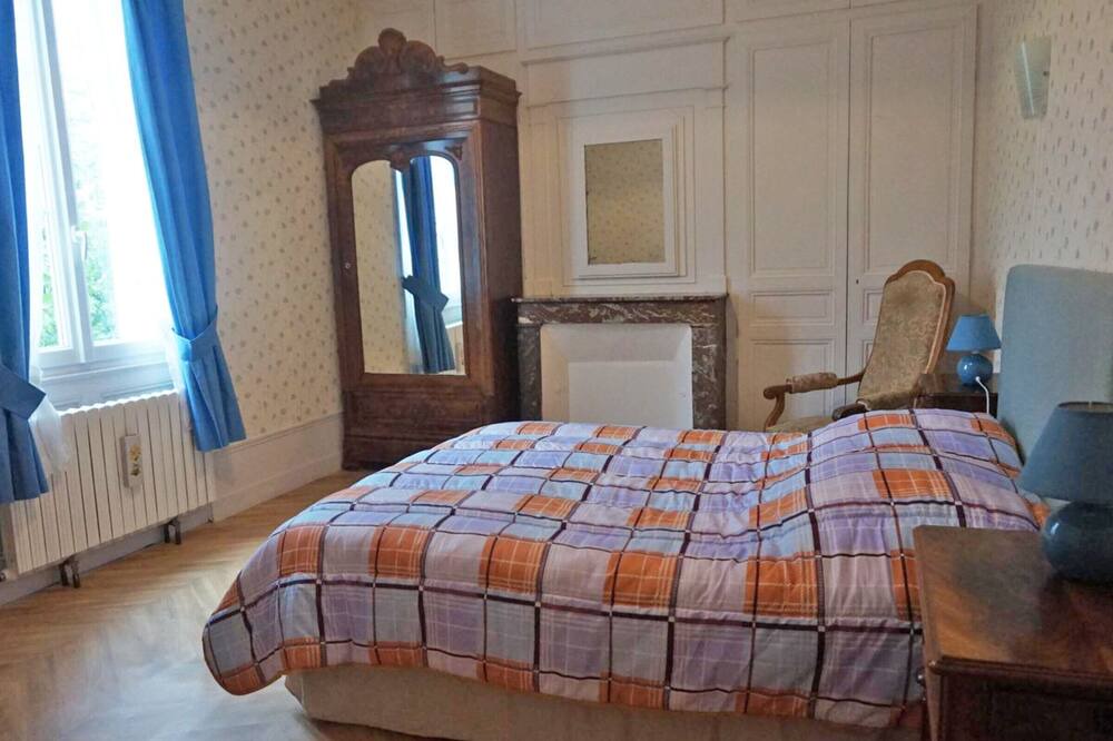 Photo of Bedroom in Saint-Pierre-Benouville