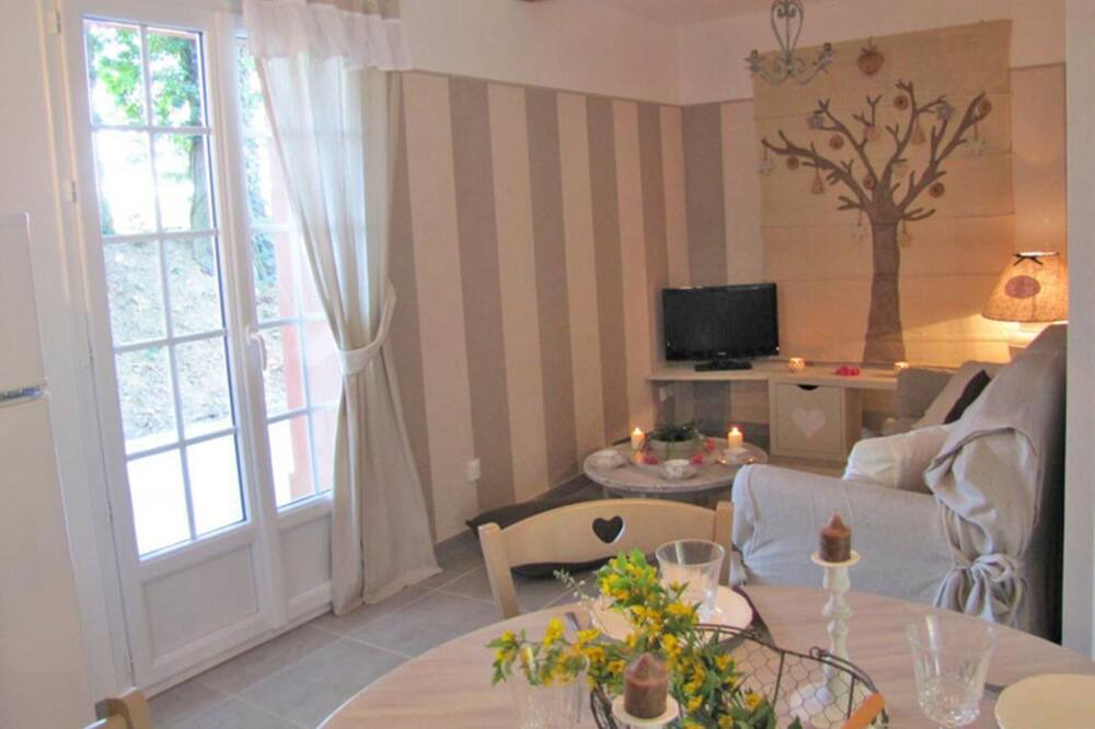 Photo of Livingroom in Annouville-Vilmesnil