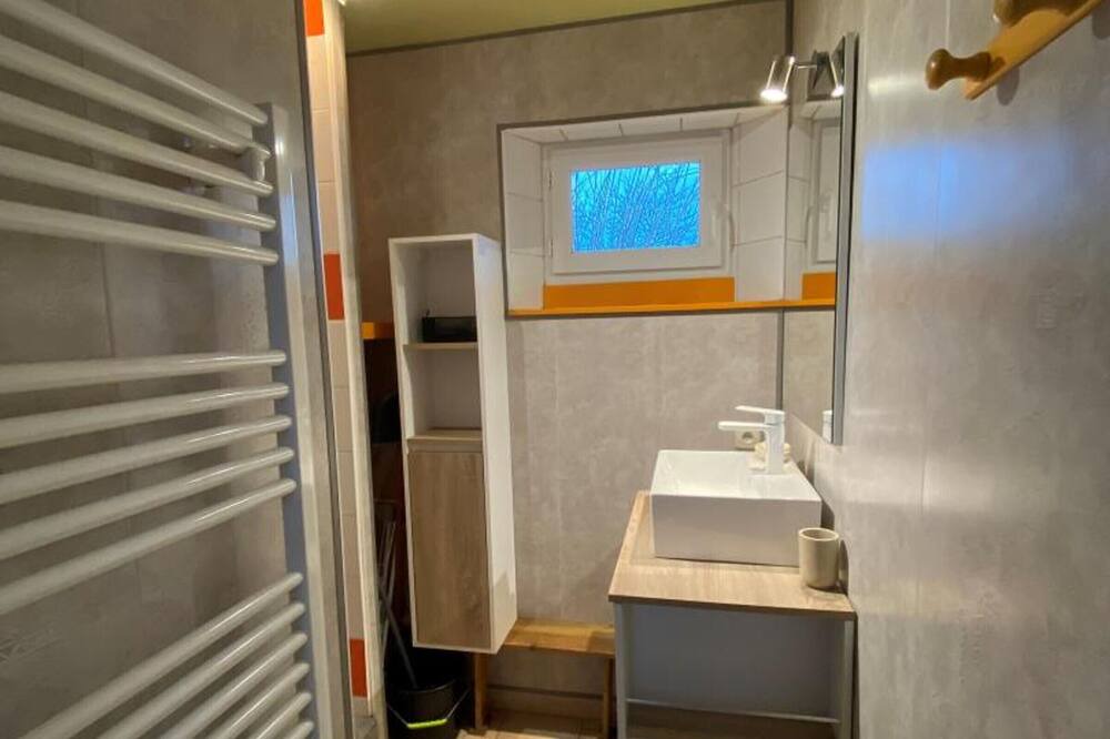 Photo of Bathroom in Villainville